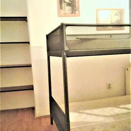 Leyla Hostel *