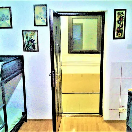 Leyla Hostel *